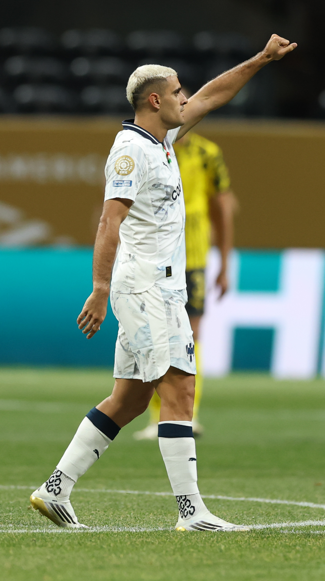 金年会官网-包含刚刚！多特蒙德今晨强势反弹托特纳姆围绕足总杯迎来里程碑，转会期巴塞罗那迎来里程碑的词条