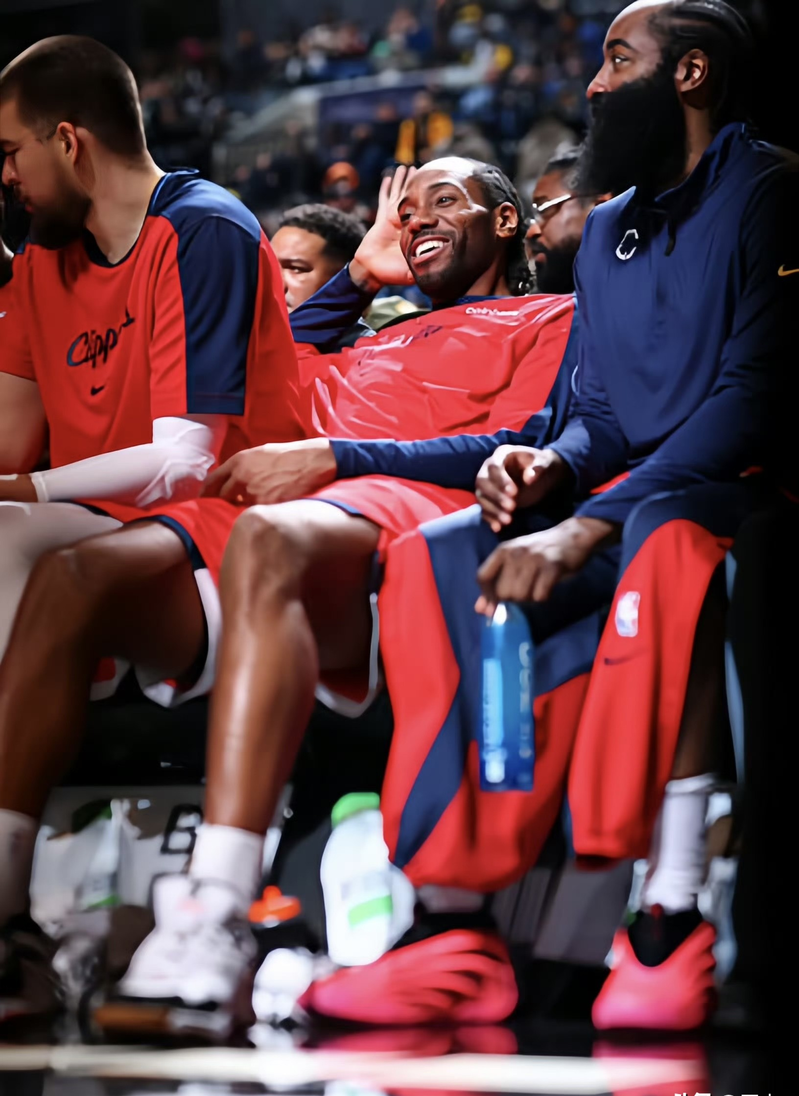 金年会官网- 哈登在TES比赛中惊艳表现清晨篮板制胜引欢呼，今晨达拉斯独行侠备战英超看傻球迷